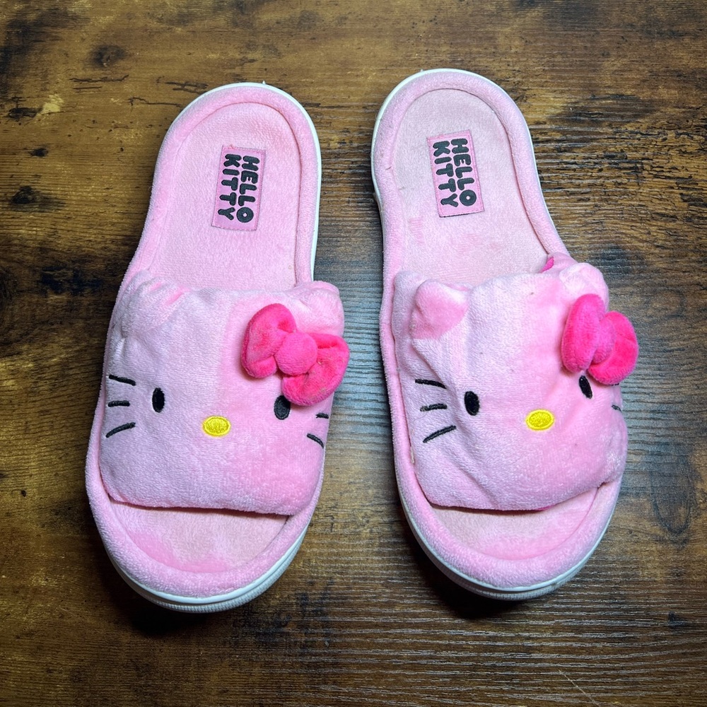 Hello Kitty Pink Slippers